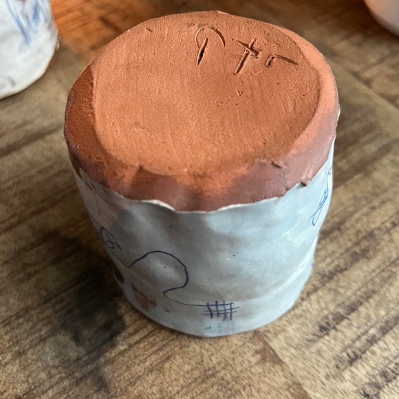 set of 2 handmade & hand painted abstract creamy white & blue vessels / cups - Picture 5 of 8